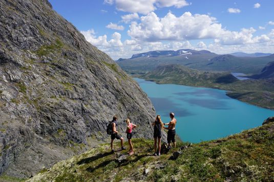 Fotturer med guide i Jotunheimen | Guided Hikes in Jotunheimen | Discover Norway