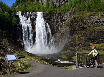 Sykkeltur i Hardanger | Bike tour around the Hardanger Fjord | Discover Norway