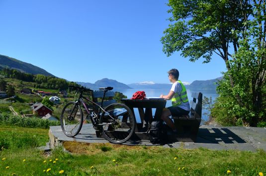 Sykkeltur i Hardanger | Bike tour around the Hardanger Fjord | Discover Norway