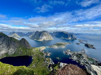 Sykkeltur gjennom Lofoten | Cycling Through the Lofoten Islands | Discover Norway