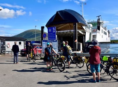 Sykkeltur langs Ishavskysten | Arctic Coast Cycling | Discover Norway